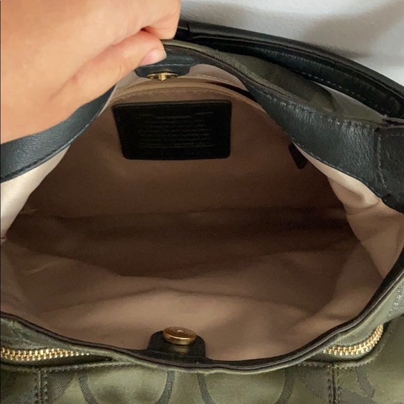Coach signature Campbell hobo bag in green - Picture 8 of 9